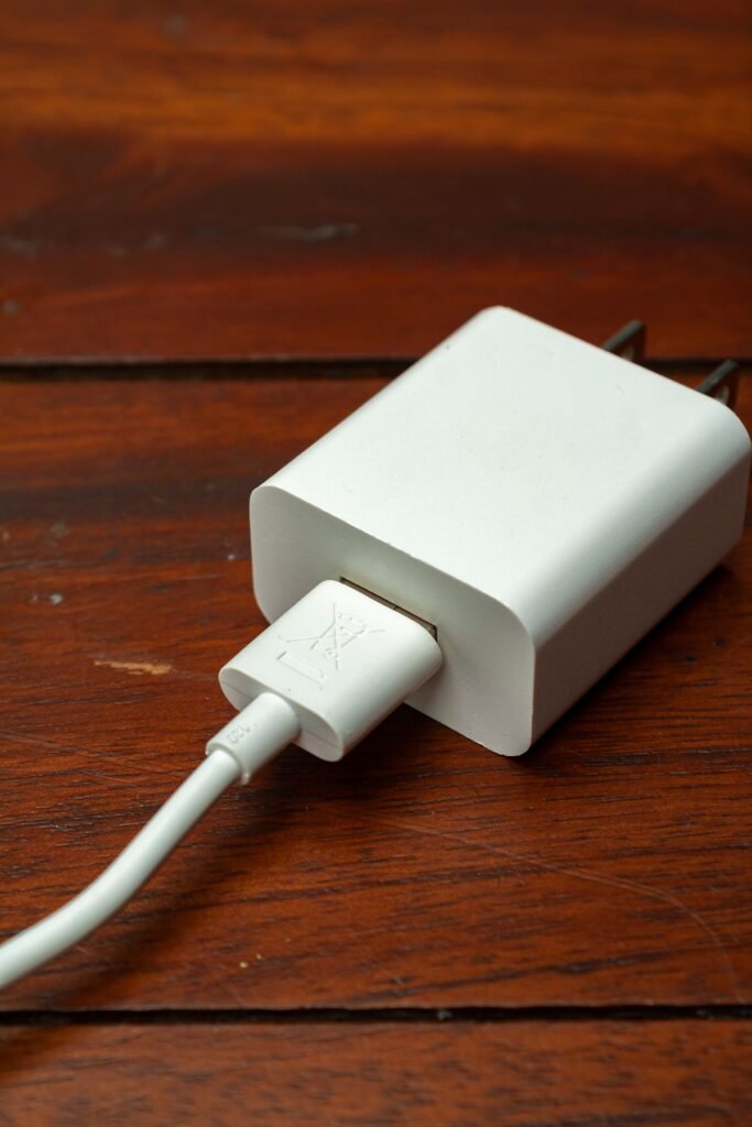 Enchufe con USB integrado WiFi: cuál elegir y para qué sirve